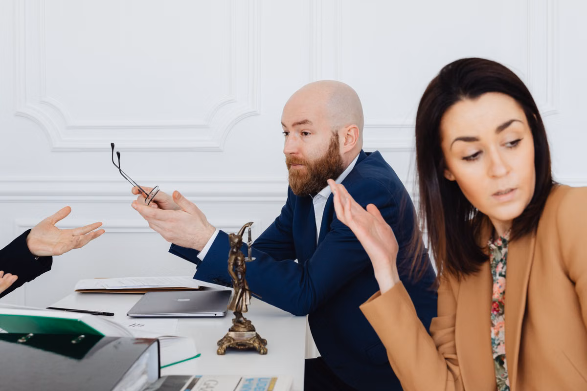 Escalation and mediation stages for resolving a shareholder deadlock