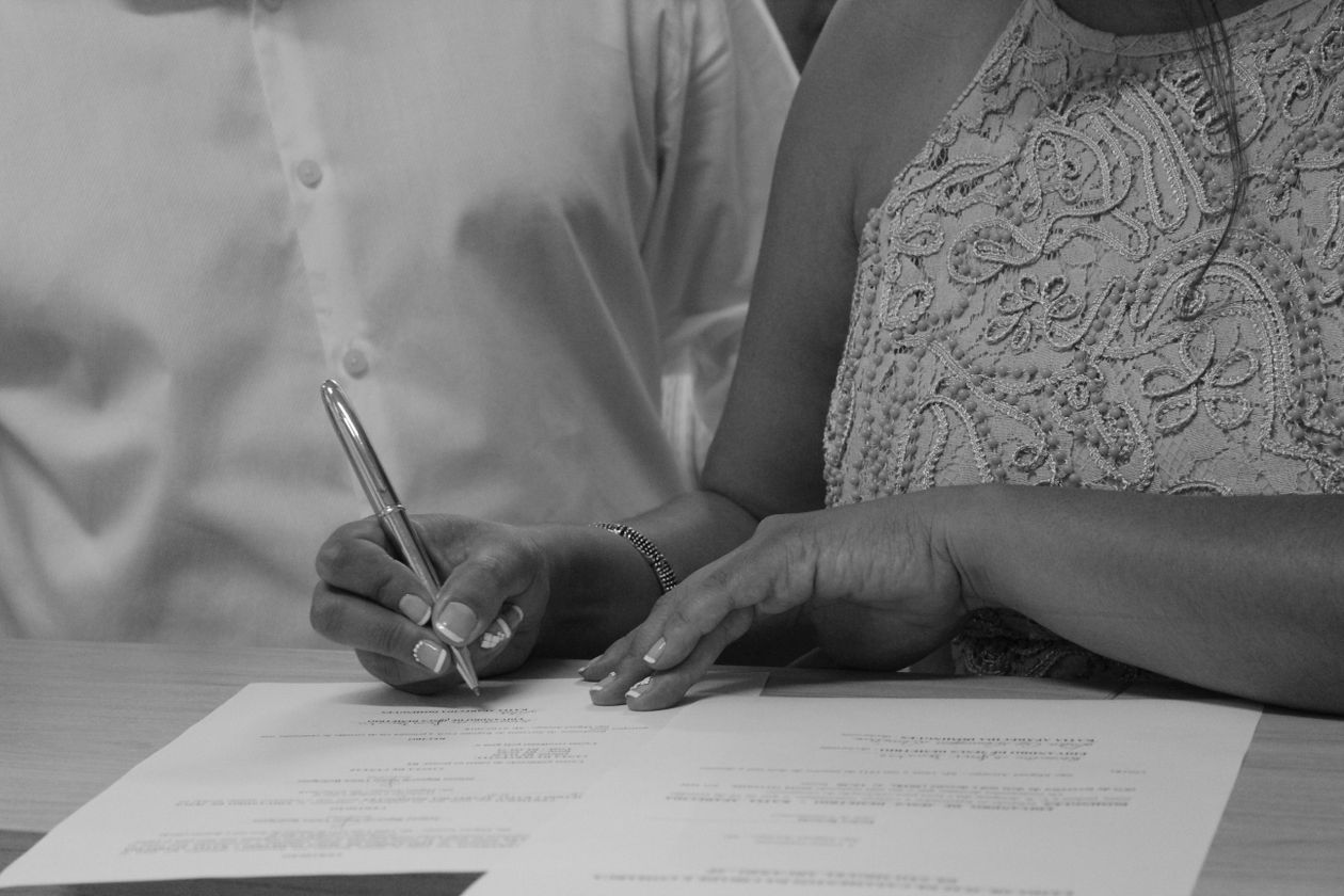 Project manager reviewing contract notices, illustrating time bar claims construction contract Vietnam