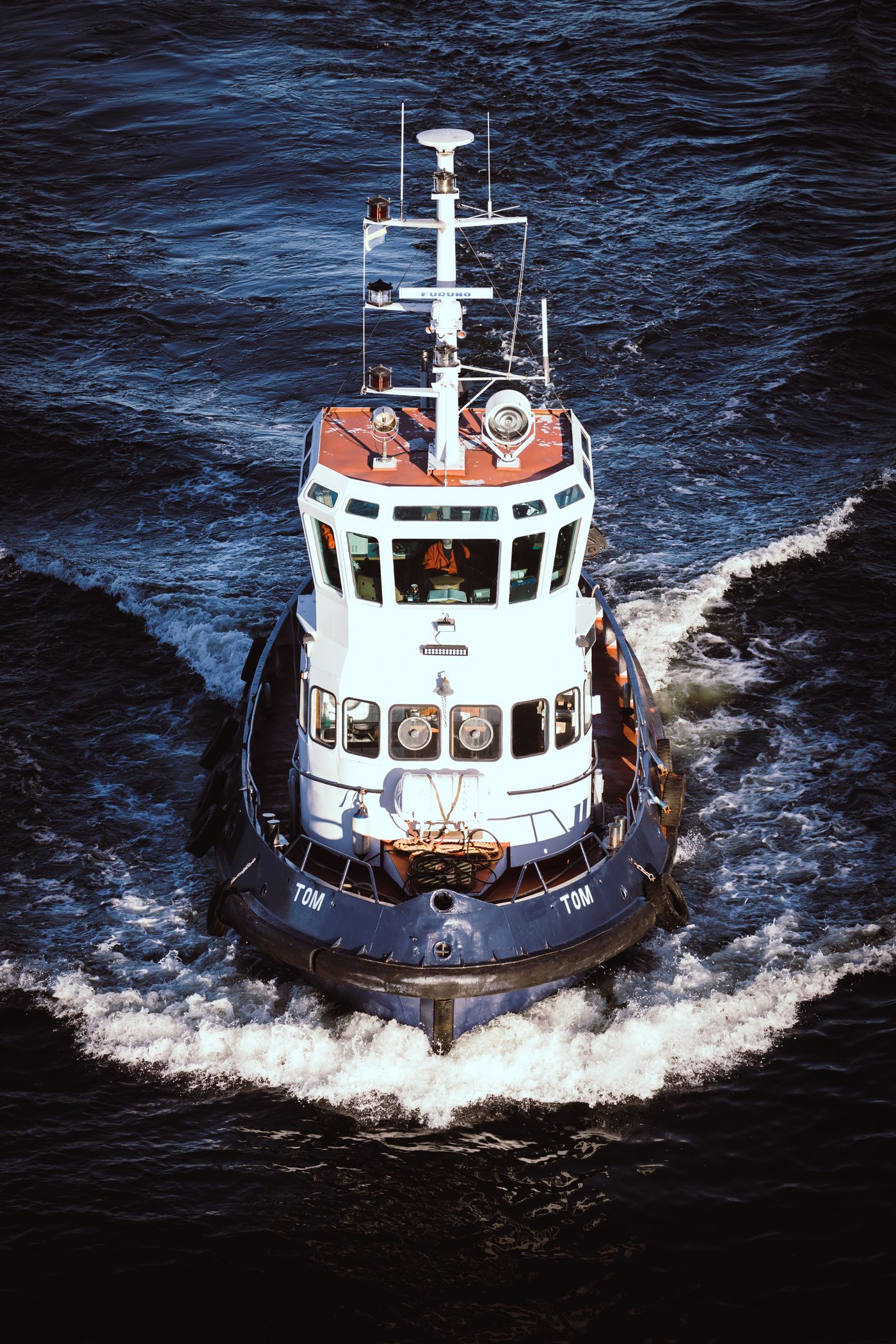 towage contract offshore Vietnam and shipping risk